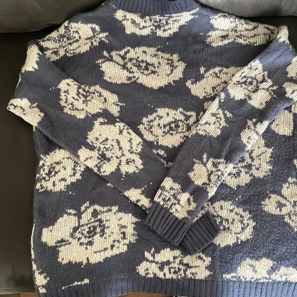 Volcom Floral Long sleeve Button up Cardigan - Picture 2 of 4